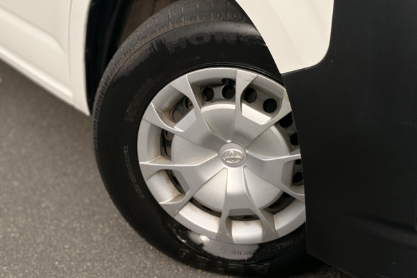 2021 Toyota HiAce GDH300R  Crew Van Image 11
