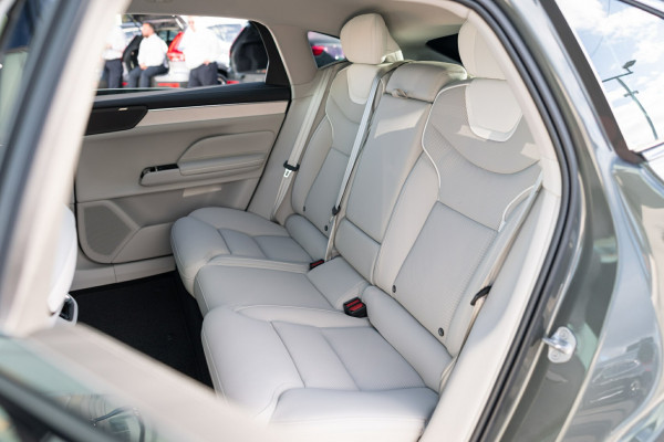 2026 Volvo ES90  Plus Single Motor Sedan Image 6