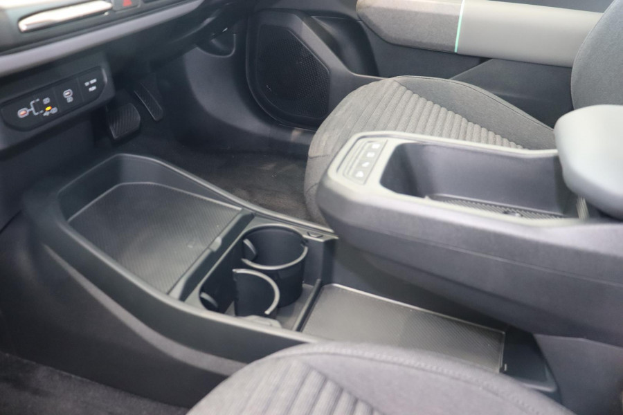2025 MY26 Kia EV4  Air Standard Range Sedan Image 14