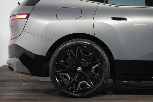 2023 BMW iX xDrive40 Sport SUV Image 6