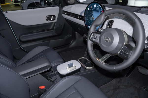 2025 MINI Cooper F65 C Favoured Hatch image 6