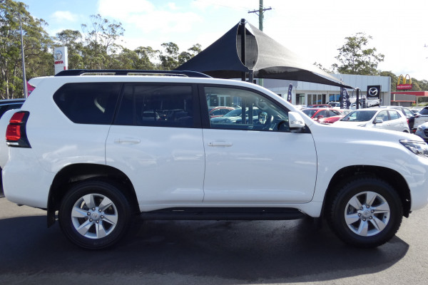 2023 Toyota LandCruiser Prado GDJ150R GXL SUV Image 4
