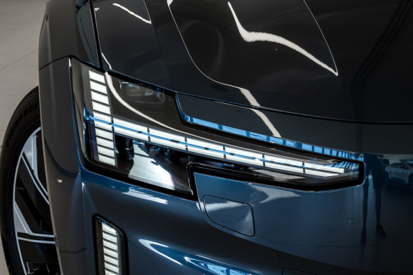 2025 MY26 Volvo ES90  Plus Single Motor Sedan Image 9