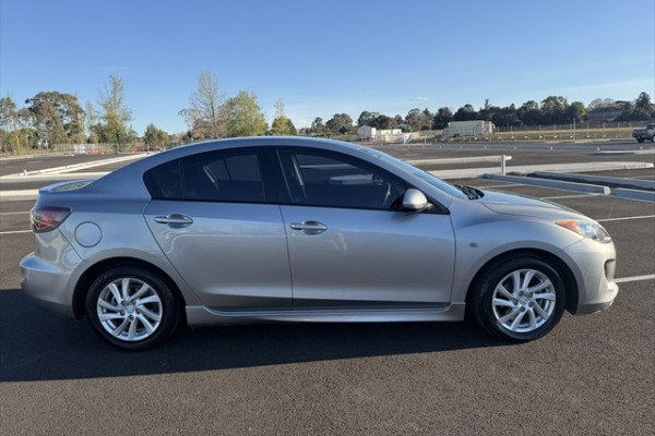2012 Mazda 3 Maxx Sport Sedan Image 3