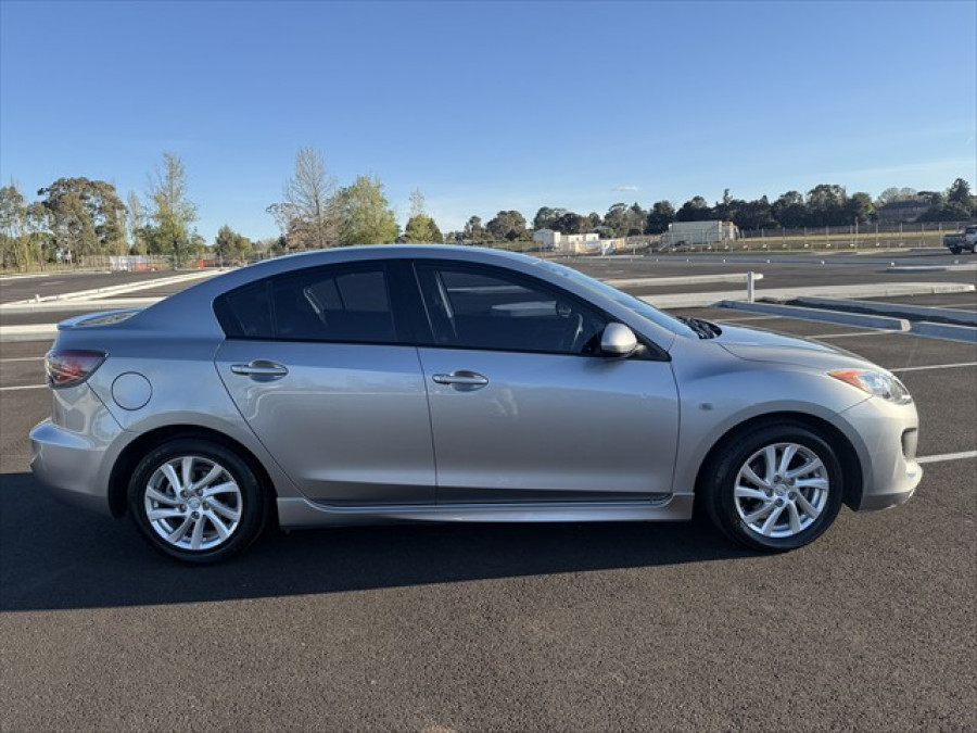 2012 Mazda 3 Maxx Sport Sedan Image 3