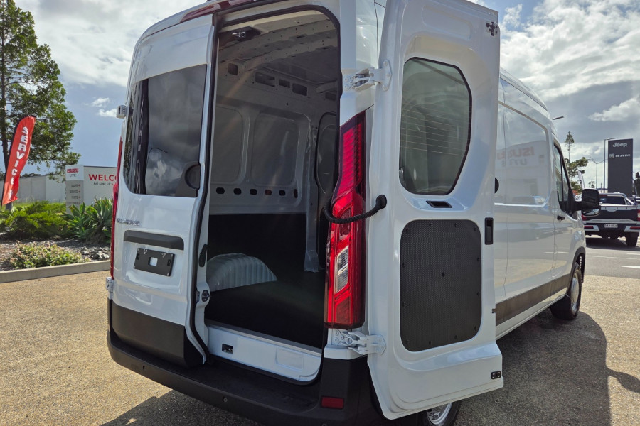 2025 MY24 LDV Deliver 9  LWB Van Image 17