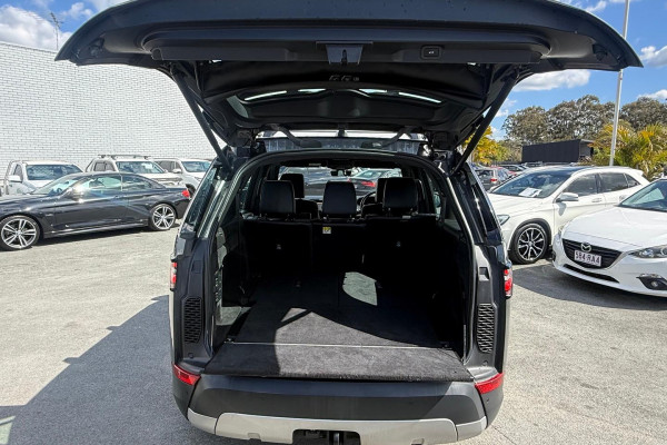 2018 Land Rover Discovery Series 5 HSE Luxury SUV Image 16