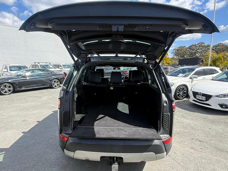 2018 Land Rover Discovery Series 5 HSE Luxury SUV Image 16