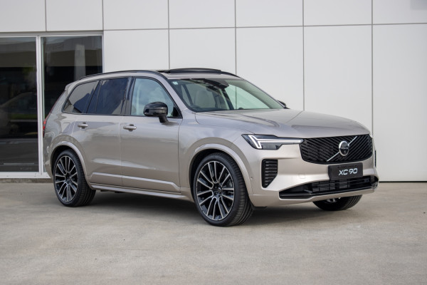 2025 Volvo XC90 T8 ULTRA PHEV Sedan