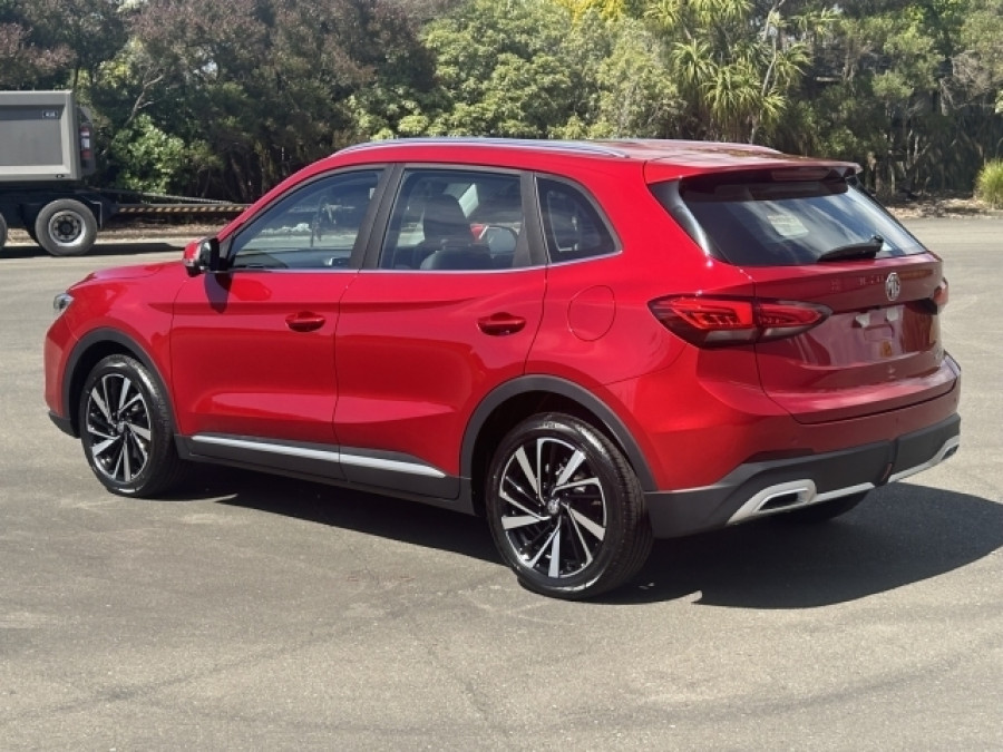 2026 MG ZS ZS32 Essence SUV Image 2