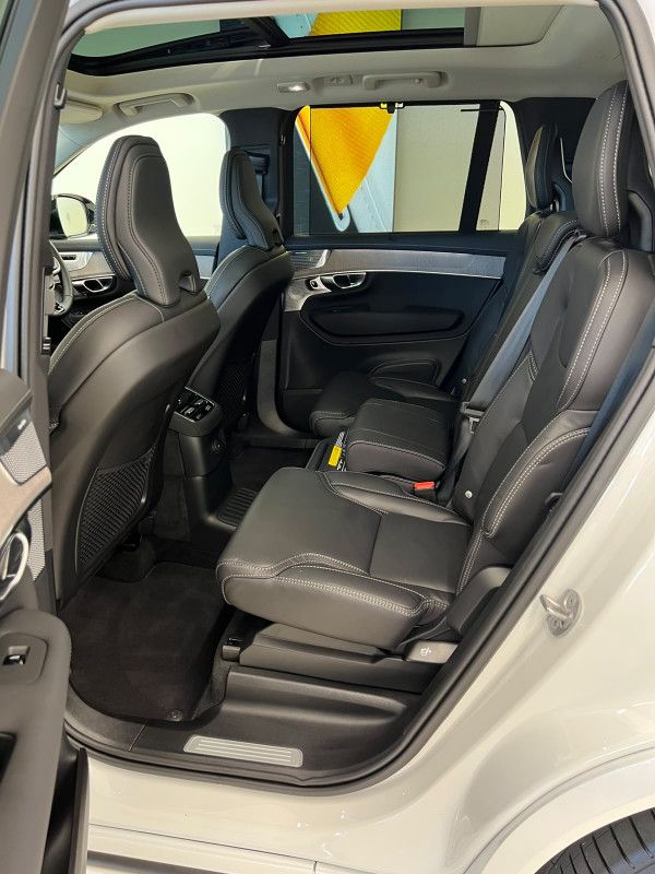 2025 MY26 Volvo XC90 L Series Ultra T8 Plug-in Hybrid Dark SUV image 21