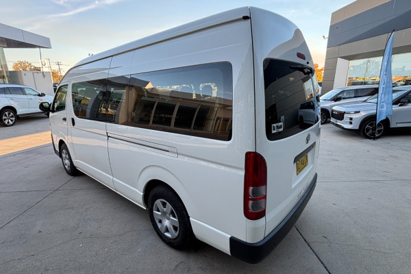 2015 Toyota HiAce TRH223R Commuter Bus Image 5