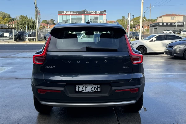 2026 Volvo XC40 XZ Ultra B4 Bright SUV Image 5