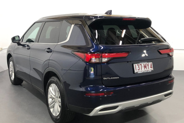 2023 Mitsubishi Outlander ZM LS SUV Image 5