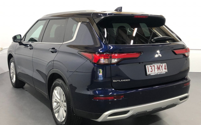 2023 Mitsubishi Outlander ZM LS SUV Image 5