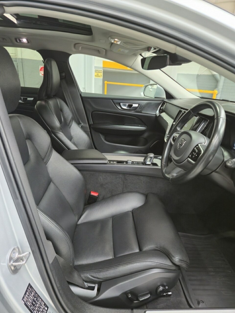 2021 MY22 Volvo V60 Cross Country Z Series B5 Wagon Image 14