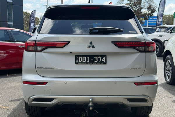 2024 Mitsubishi Outlander ZM Exceed Tourer SUV Image 3