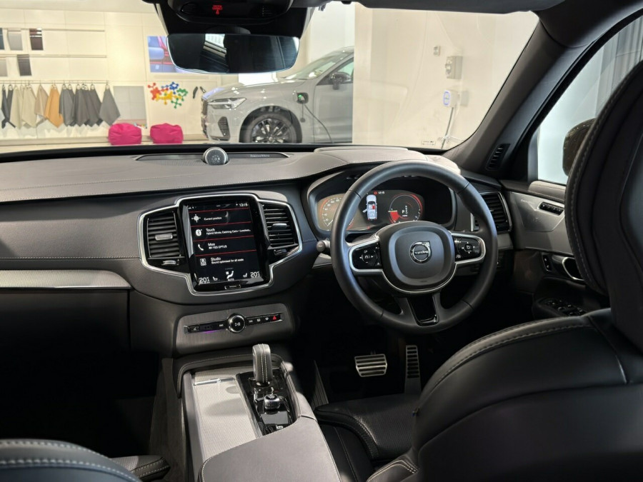 2022 Volvo XC90 L Series Recharge Plug-In Hybrid SUV Image 6