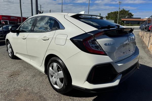 2018 Honda Civic 10th Gen VTi Hatch Image 9