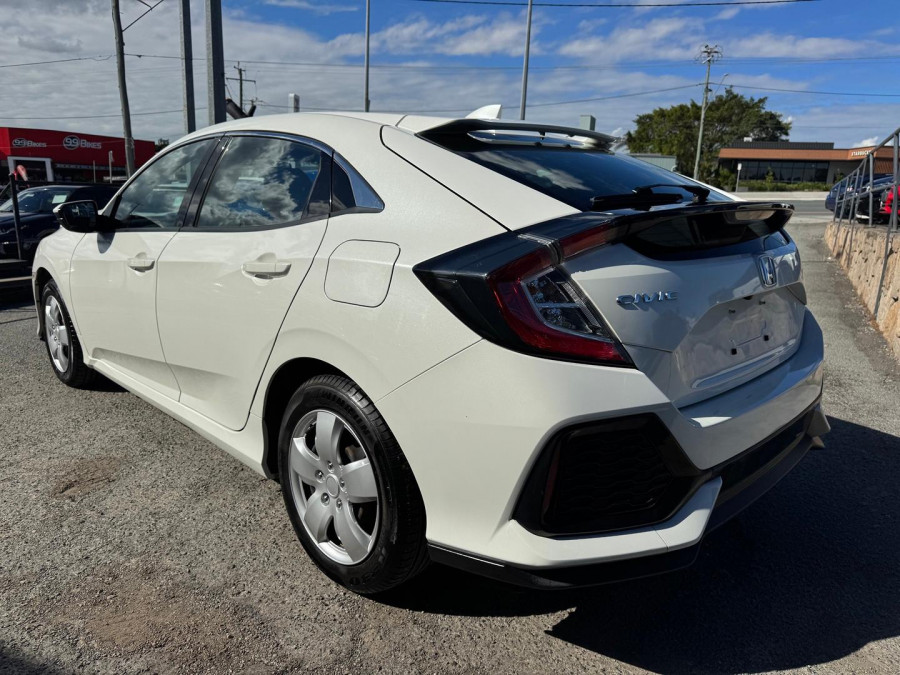 2018 Honda Civic 10th Gen VTi Hatch Image 9
