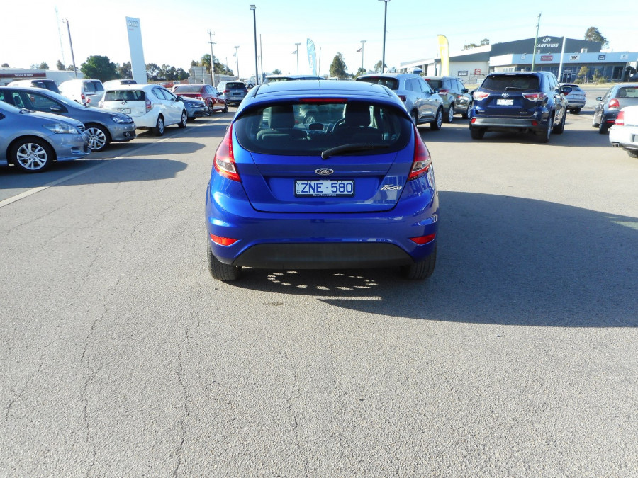 2012 Ford Fiesta WT LX Hatchback Image 7