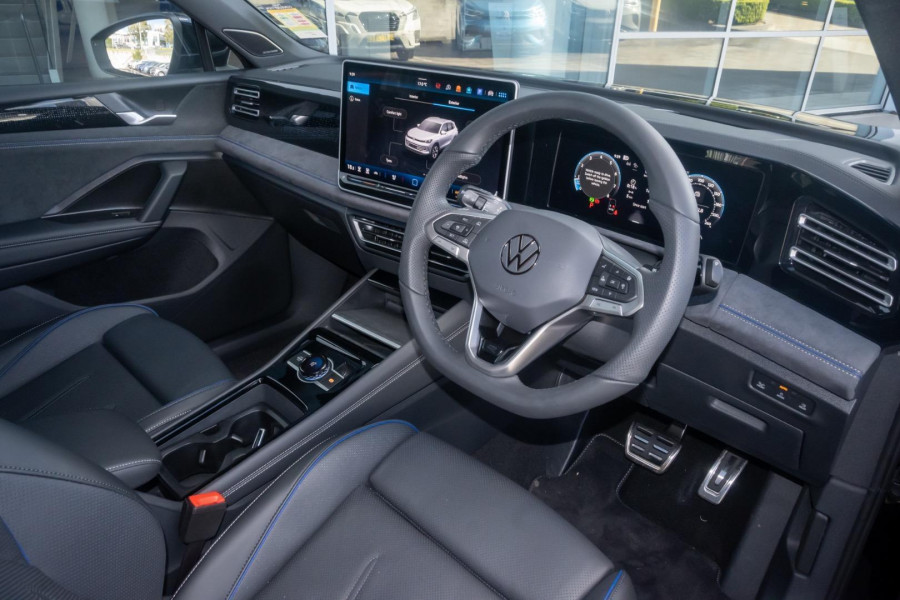 2026 Volkswagen Tiguan CT 195TSI R-Line SUV Image 8