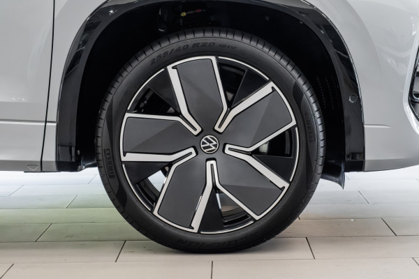 2026 Volkswagen Tayron R4 200TSI eHybrid R-Line SUV Image 23