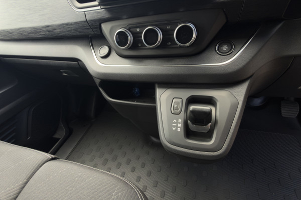 2025 Renault Trafic X82 Crew Lifestyle Van Image 17