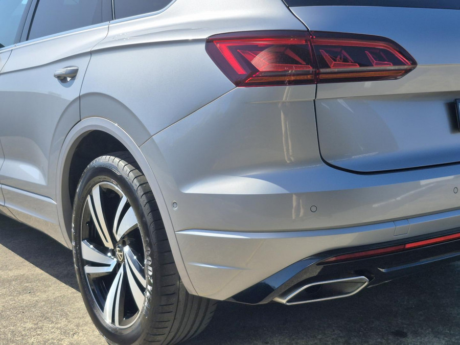 2020 MY21 Volkswagen Touareg CR 210TDI R-Line SUV Image 31