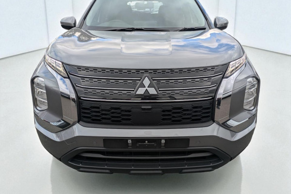 2022 Mitsubishi Outlander ZM ES SUV Image 2