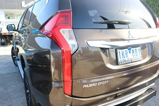 2017 Mitsubishi Pajero Sport QE GLX SUV Image 9