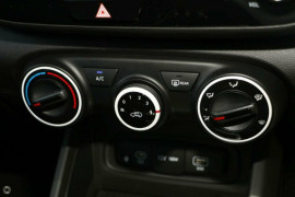 2025 Hyundai Venue QX.V5 Active SUV image 13
