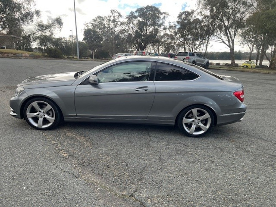 2013 Mercedes-Benz C-Class C250 Coupe Image 4
