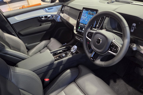 2026 Volvo XC90 L Series  Black Edition SUV Image 7
