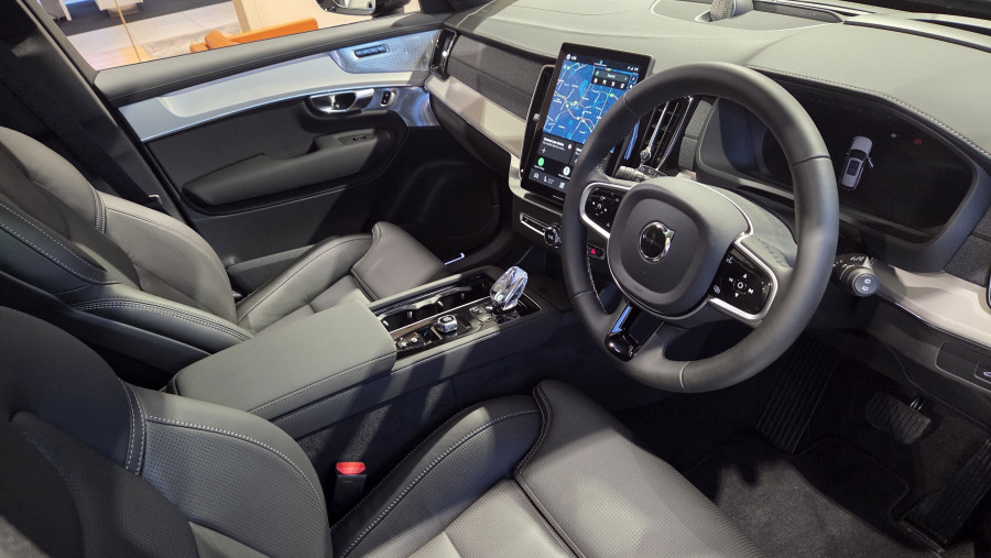 2026 Volvo XC90 L Series  Black Edition SUV Image 7