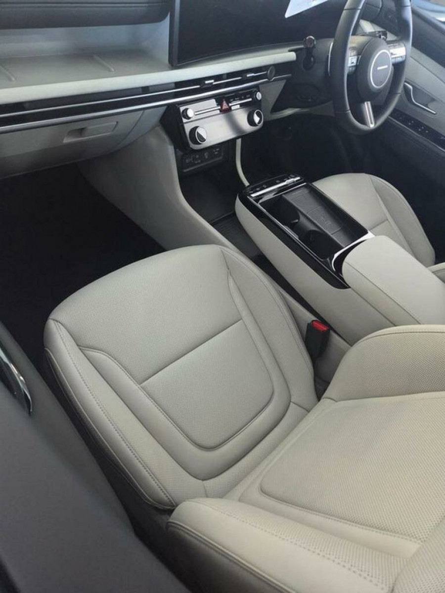 2026 Hyundai Tucson NX4.V4 Hybrid Premium SUV Image 9
