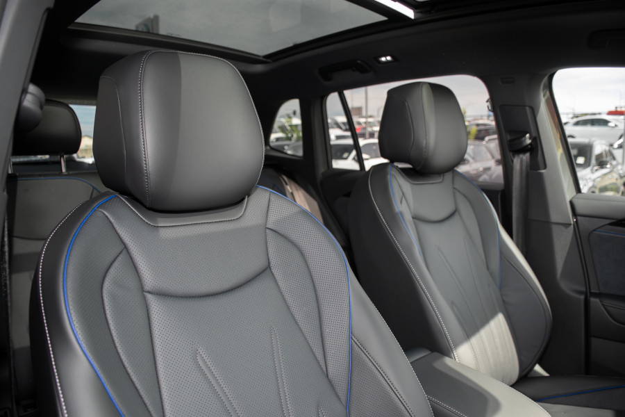 2026 Volkswagen Tiguan CT 200TSI eHybrid R-Line SUV Image 9