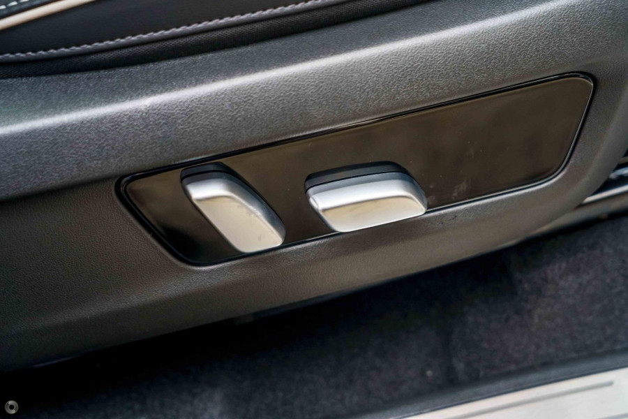 2026 GWM Tank 300 P01 Lux Hi4-T PHEV SUV Image 13