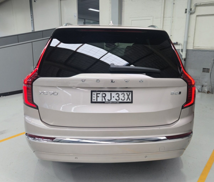 2024 MY25 Volvo XC90 L Series Ultra B5 Bright SUV Image 5