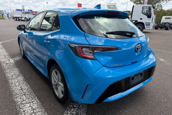 2022 Toyota Corolla ZWE219R  Ascent Sport Hybrid Hatch Image 6