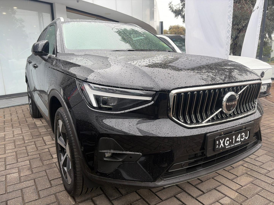 2025 MY26 Volvo XC40 XZ Ultra B4 Bright SUV Image 1