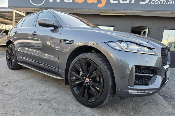 2017 MY18 Jaguar F-PACE X761 25t R-Sport SUV Image 7