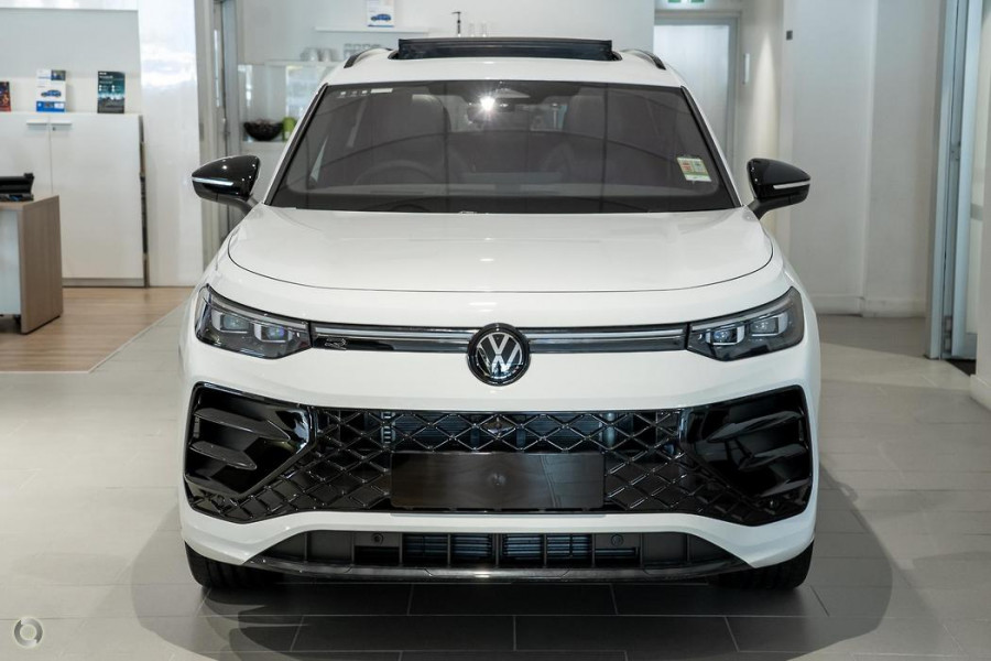 2025 MY26 Volkswagen Tayron R4 195TSI R-Line SUV Image 4