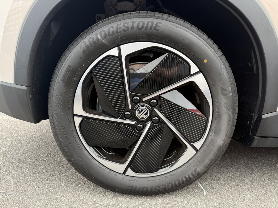 2025 MG MGS5 EV ZS3EM Essence 49 SUV Image 16