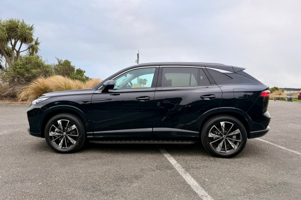 2026 MY25 MG HS AS33 Super Hybrid Essence SUV Image 6