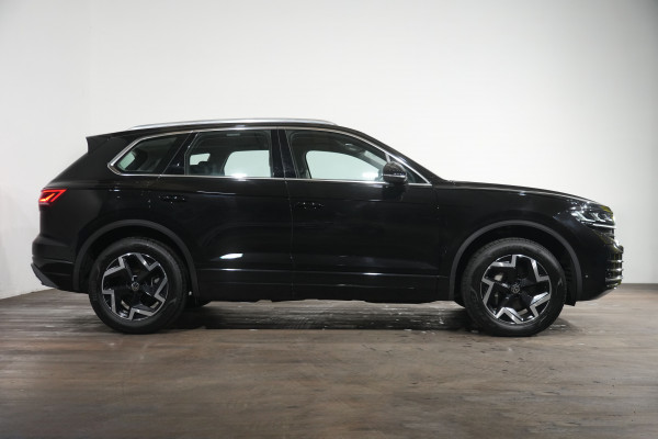 2025 Volkswagen Touareg 170TDI SUV Image 4