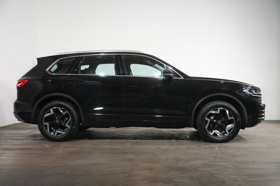 2025 Volkswagen Touareg 170TDI SUV Image 4