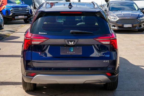 2024 Mahindra XUV700  AX7L SUV Image 3