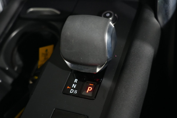 2021 Land Rover Discovery Series 5 P360 R-Dynamic HSE SUV Image 17