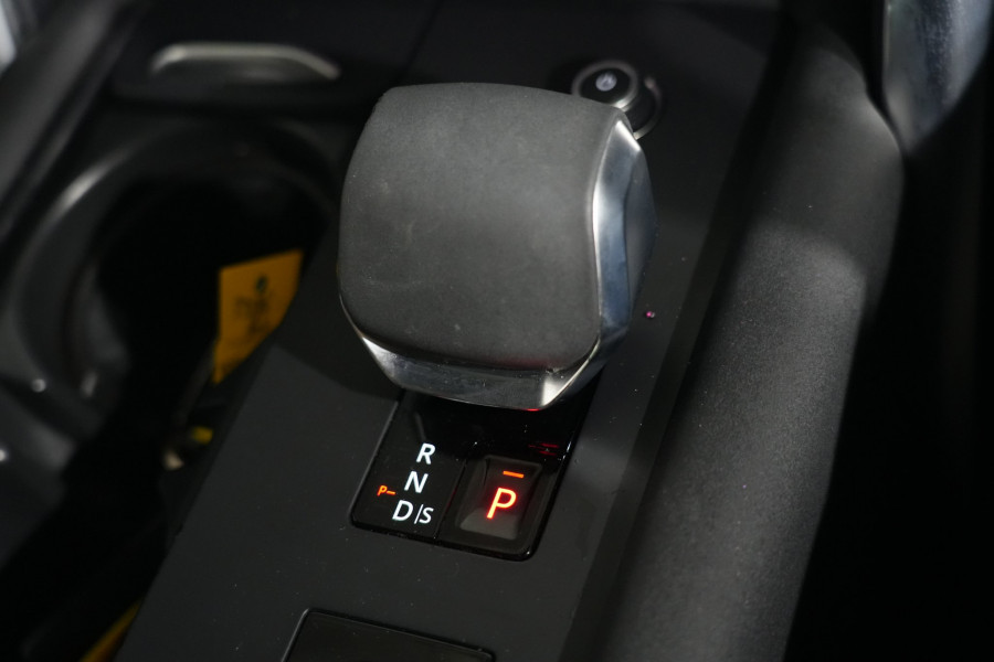 2021 Land Rover Discovery Series 5 P360 R-Dynamic HSE SUV Image 17